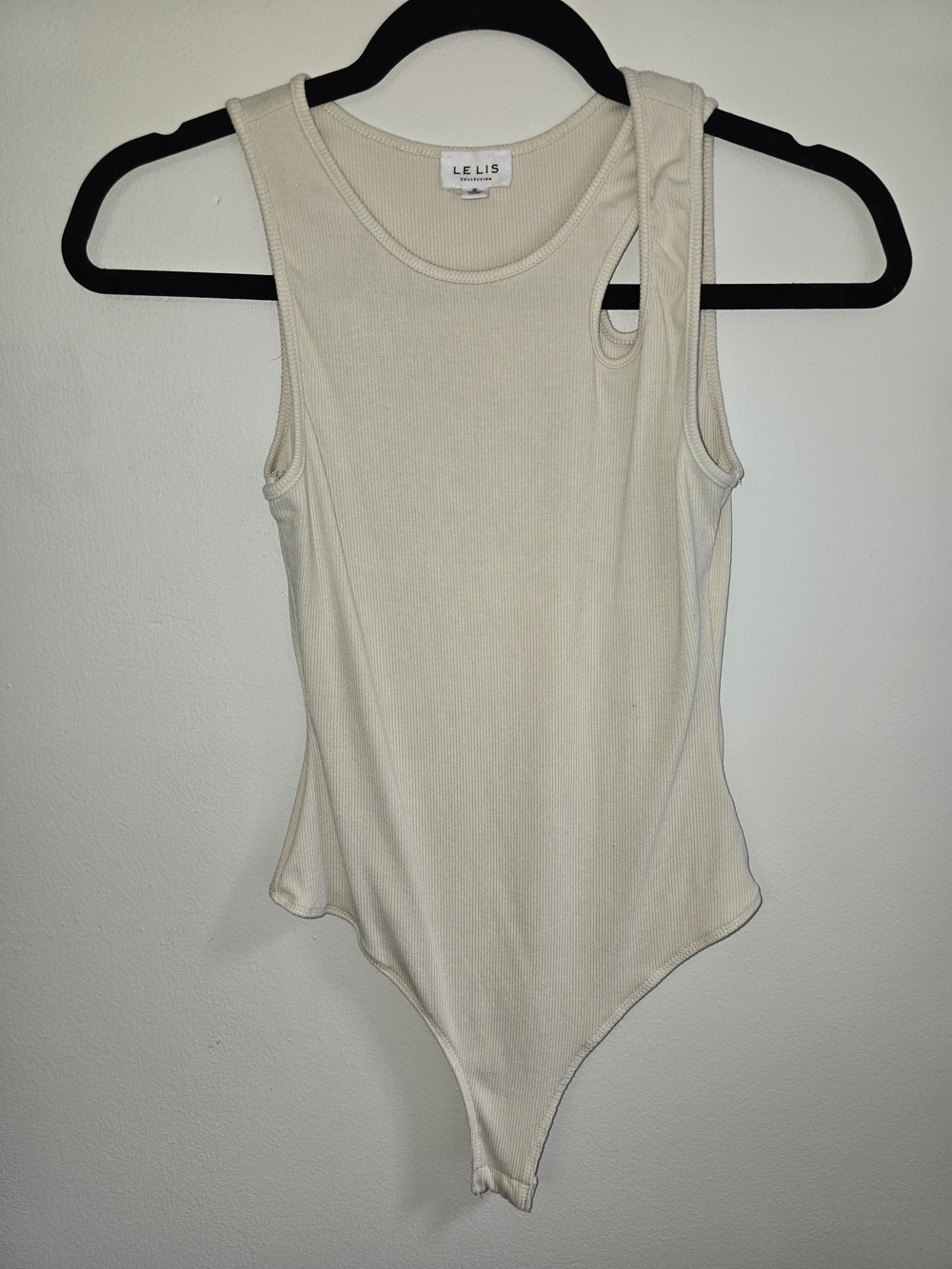 Le Lis Ivory Ribbed One-Shoulder Bodysuit Small